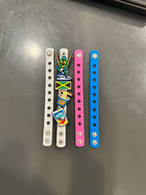 Load image into Gallery viewer, Croc charm bracelet
