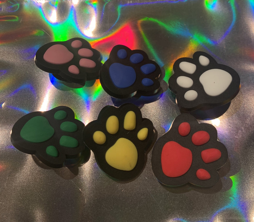 Coloured paws